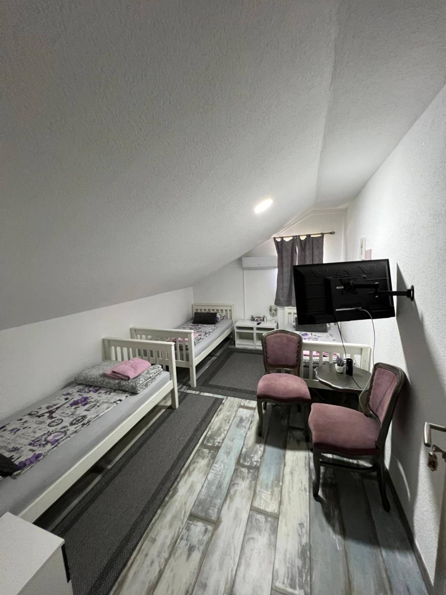 Prenociste-Sobe-Rooms-Aman Bihać Δωμάτιο φωτογραφία